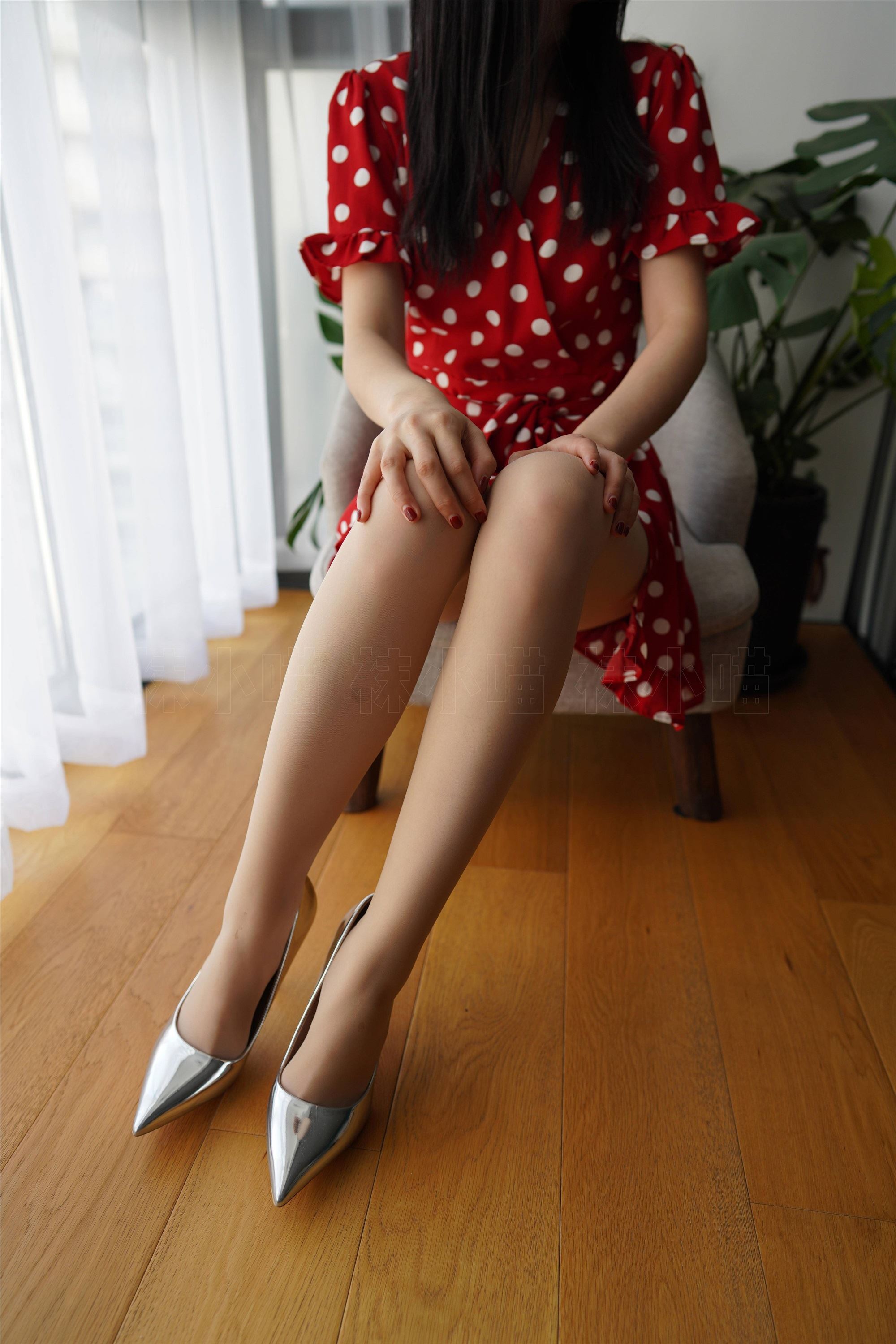 KittyWawa socks kitten KT263 polka dot red dress